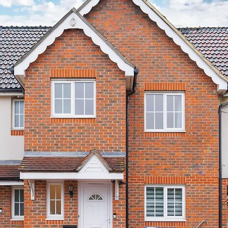 Thamesmead  Stylish 3 Bedroom And Free Parking מראה חיצוני תמונה