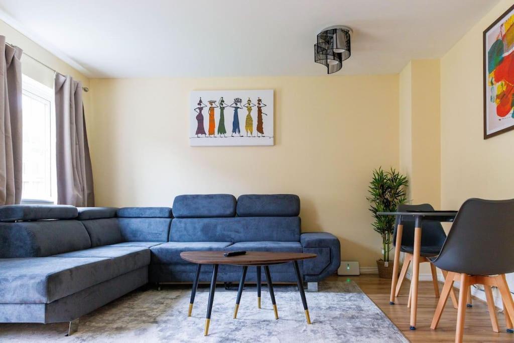 Thamesmead  Stylish 3 Bedroom And Free Parking מראה חיצוני תמונה