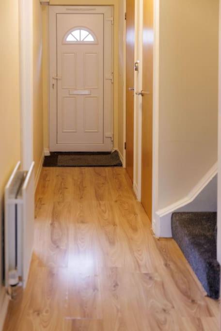 Thamesmead  Stylish 3 Bedroom And Free Parking מראה חיצוני תמונה